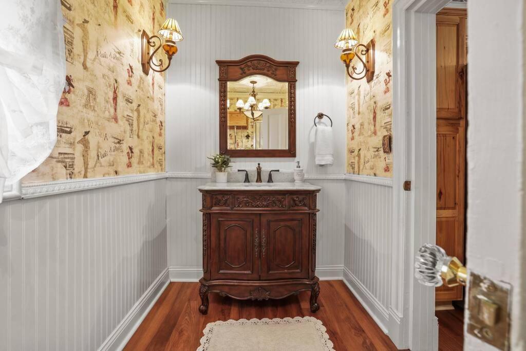 Charming Victorian Home - 2 Minutes To Downtown 랭커스터 외부 사진