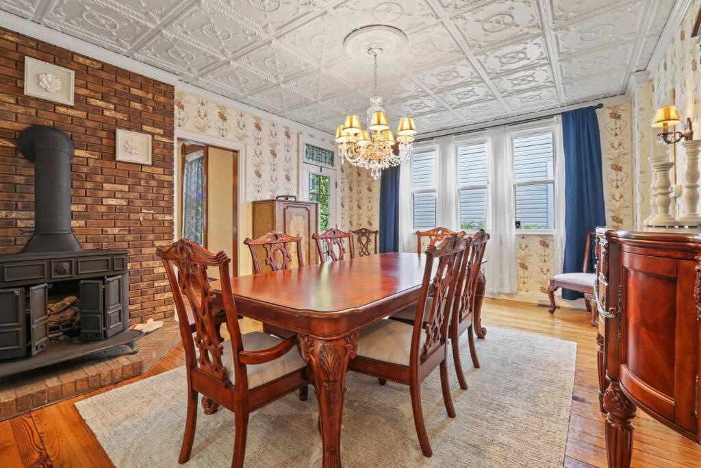 Charming Victorian Home - 2 Minutes To Downtown 랭커스터 외부 사진